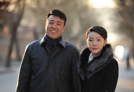 黄景瑜|《王牌部队》还没播，东方卫视41集新剧将播，冲男女主演追定了