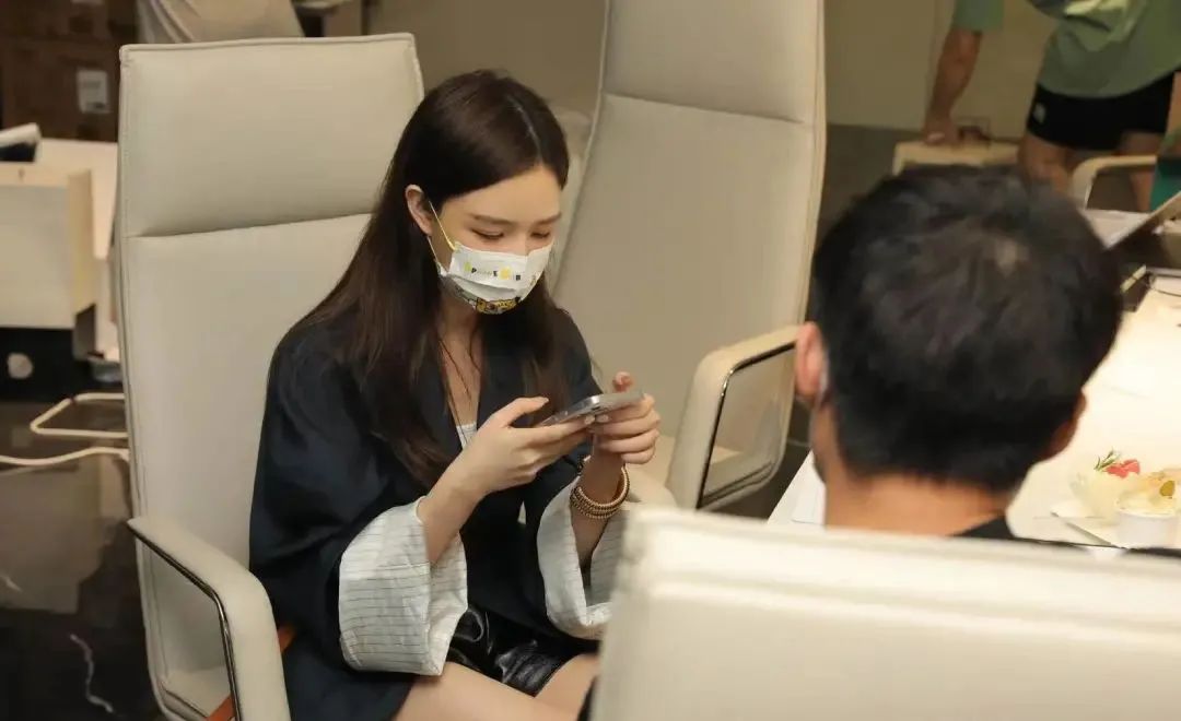 孟美岐|10年成就百亿商业帝国，这位千万级网红如今声名狼藉