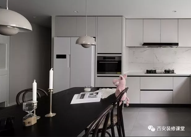 |冰箱旁边有缝隙？难道留着？