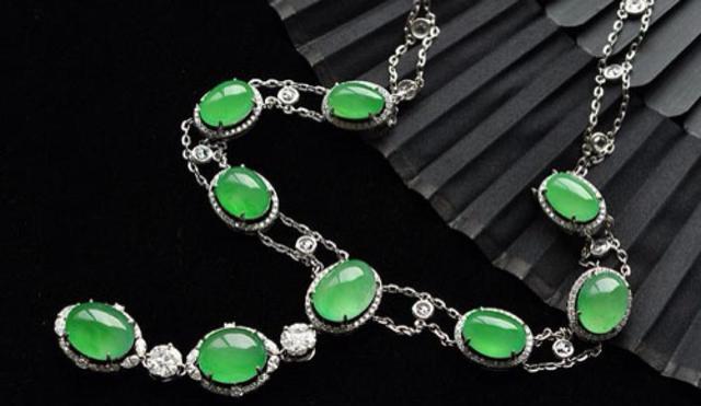 翡翠|翡翠有裂纹还值钱吗，是否值得购买？