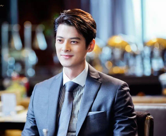 杨幂|他8年前帮了杨幂，当他过气无戏可拍时，杨幂仅用2部剧把他捧红