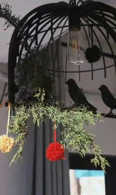 香氛蜡烛、松果、姜饼人，圣诞节tag的小物件装饰，轻松拍出圣诞节氛围感大片