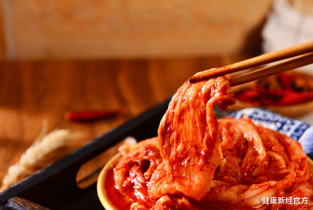 健康新经官方 夫妻二人相继确诊胃癌,医生:炒菜爱放“它”,胃早已“水泄不通”