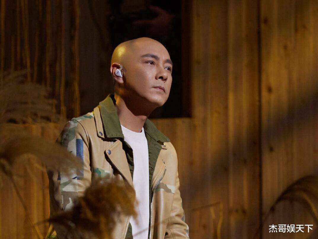 吴镇宇|同样是跳舞翻车，凭啥吴镇宇比周晓鸥票数低，区别对待？还真不是