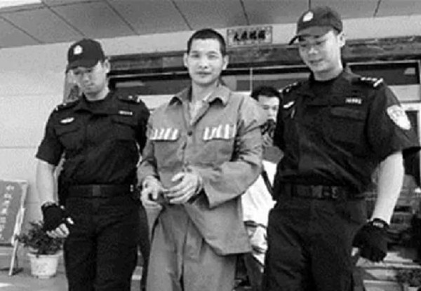 隐翅虫 男子作案10起杀害13人，最终因盗窃入狱被识破身份