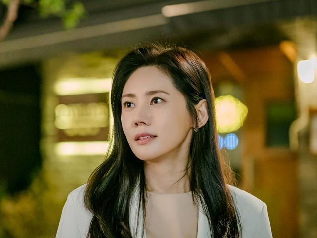 秋瓷炫|秋瓷炫深夜直播痛哭，自曝压抑太久情绪失控，网友：不行就离婚吧