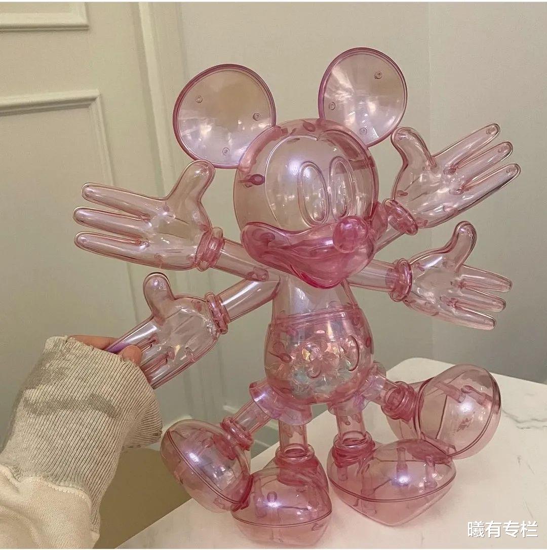 曦有专栏|“真”北漂女孩周雨彤:一个在厨房里拍大片的时尚博主