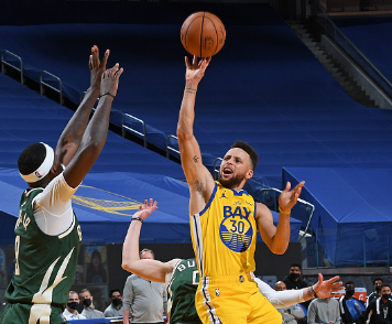 斯蒂芬·庫里|瘋狂41分+下半場30分！庫里拯救勇士再造史詩神跡：末節(jié)險再傷真拼了