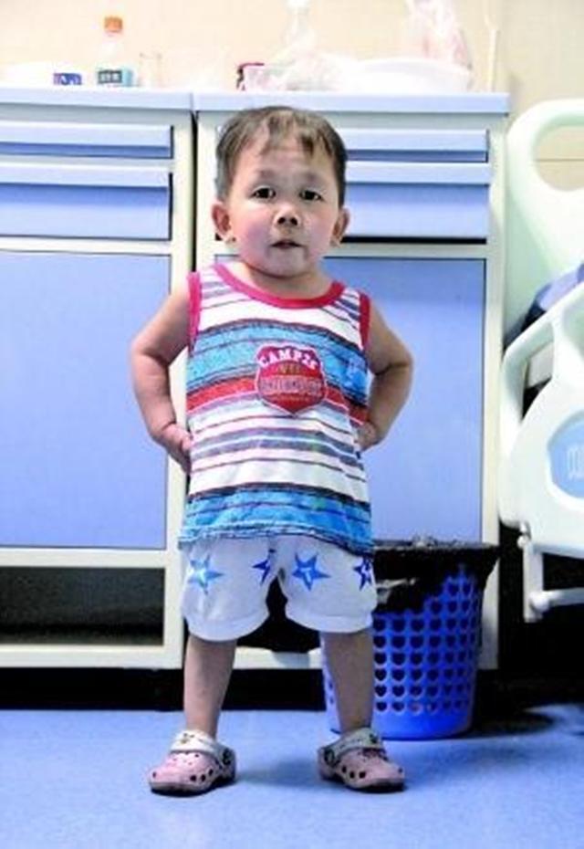 求职|33岁的袖珍人吴康:颜值停在了一岁,他怎么养活自己?