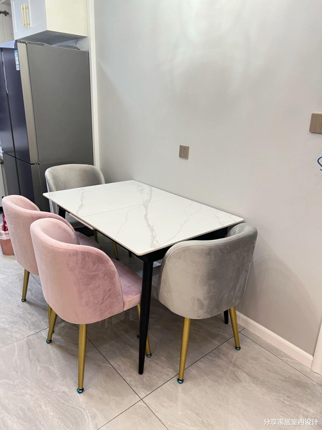 她家80平新房，全屋家具进场很漂亮，以后装修很值得参考，分享下