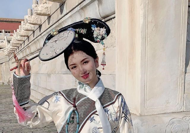 家中大小宝|33岁的网红小冉抽脂术失败去世，是身材焦虑碰上了鱼龙混杂的医美