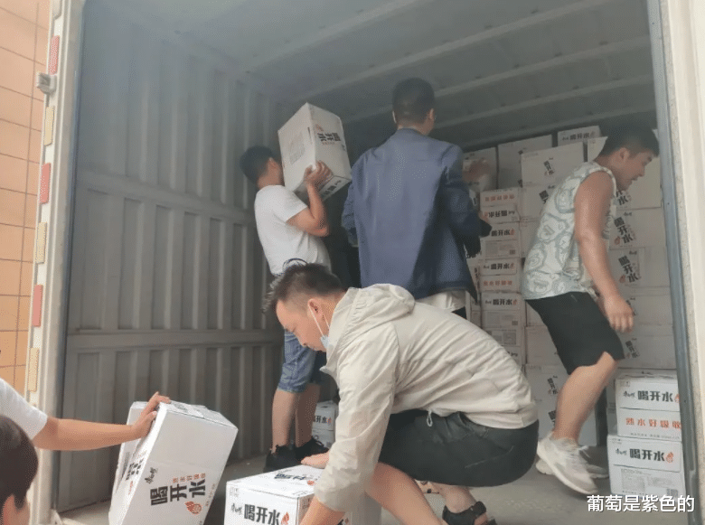 蔡徐坤|蔡徐坤不愧是正能量偶像，居然给河南捐了这些东西