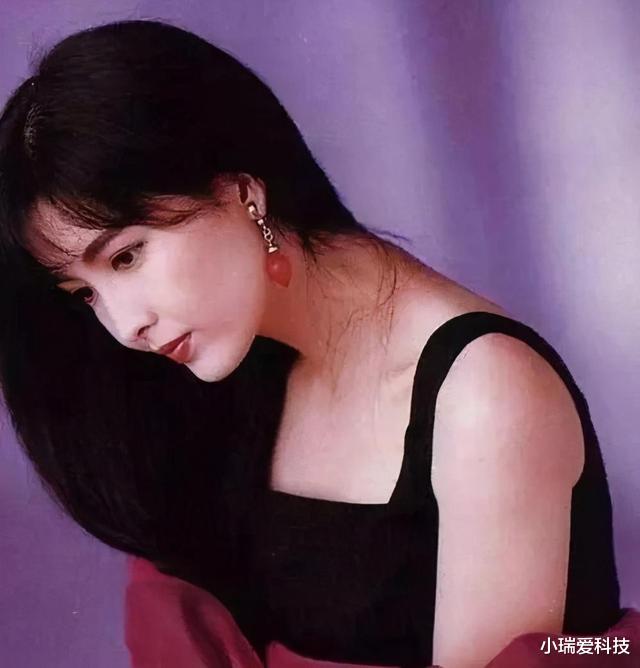 周慧敏|“玉女掌门人”周慧敏：就这样改写了命运，我们都被她的外表骗了