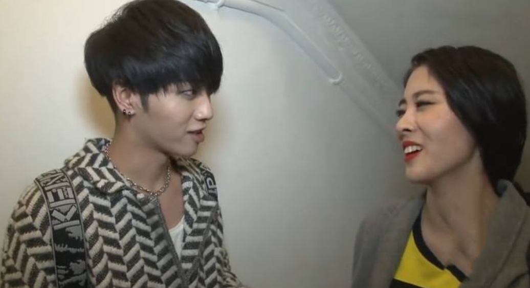 张碧晨|张碧晨晒跨年照片，被手上钻戒抢镜，疑似和华晨宇有新进展