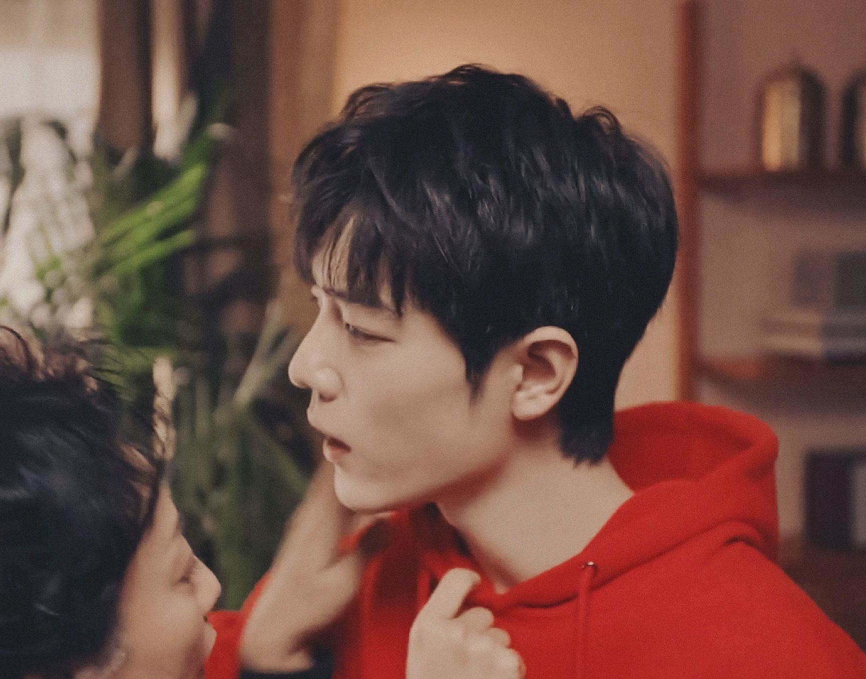 肖战|肖战真是广告界的天花板，“日进斗金”系列硬是拍出了温馨的氛围