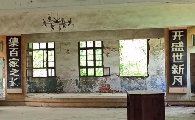 无风狂客 西安废弃的军工厂,“熊猫”牌手表风靡全国,如今改建成艺术区