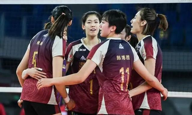 李盈莹|她是朱婷、李盈莹的好姐妹！今被国家队退回来，现身天津女排训练