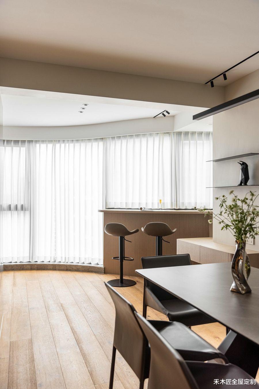 禾木匠全屋定制 153㎡六口之家，现代简约风，整洁大方又从容优雅！