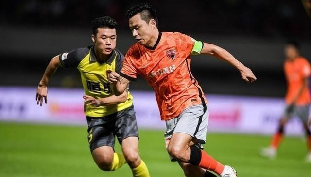 憨爸爸育儿|深圳胜恒大却迎坏消息：郜林或被处罚，中超8冠仿苏宁夺冠退出