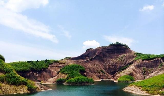 郴州 湖南的郴州，景色不输张家界的奇山，也不输桂林的秀水