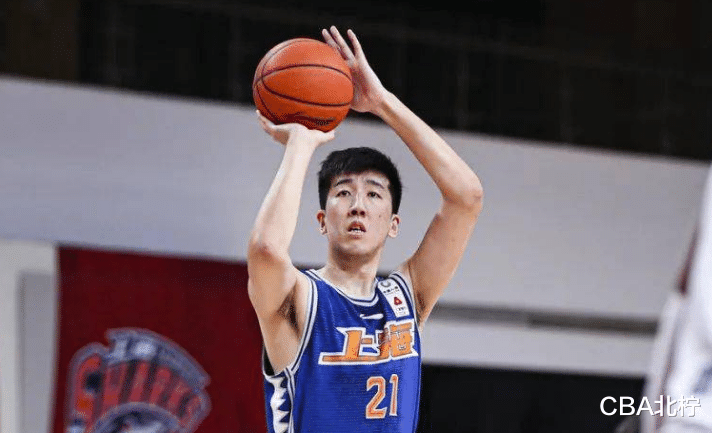 上海男篮|CBA三消息：青岛签下锋线灵蛇，李江春首秀大败，上海全面被压制