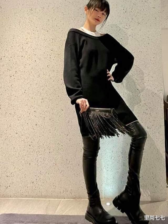 牛仔|大S罕见走机场,牛仔配马尾遮不住阿姨感,腰身圆润脸真圆