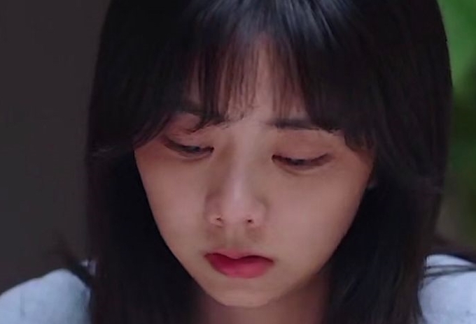 谭松韵|31岁的谭松韵，荧幕前单纯美好，背后的故事却让人心疼