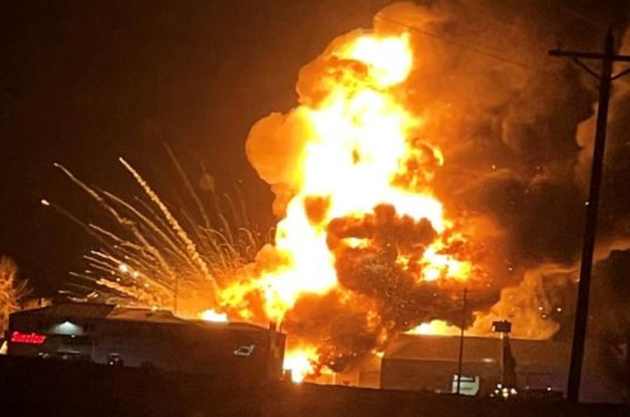 货运|就在同一天，五角大楼证实美军遭火箭弹袭击，塞尔维亚升起蘑菇云