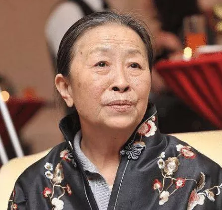 张少华|“丑娘”张少华去世，群星纷纷发文悼念，贾玲自曝看着她的戏长大