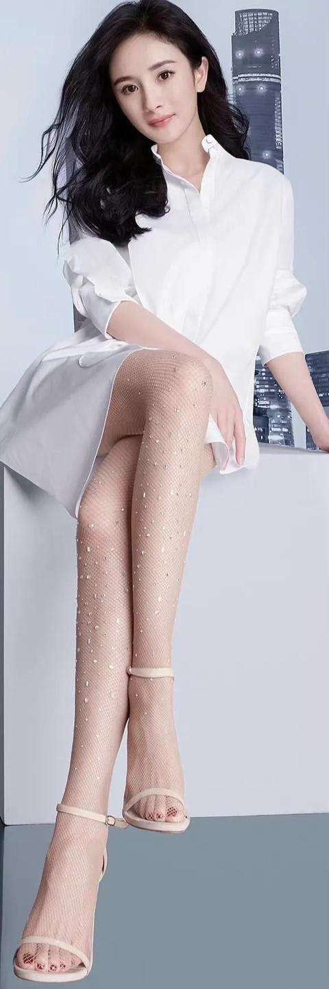 上海市|杨幂女人味大爆发，穿渔网黑丝大秀美腿，网友：这身材太美了