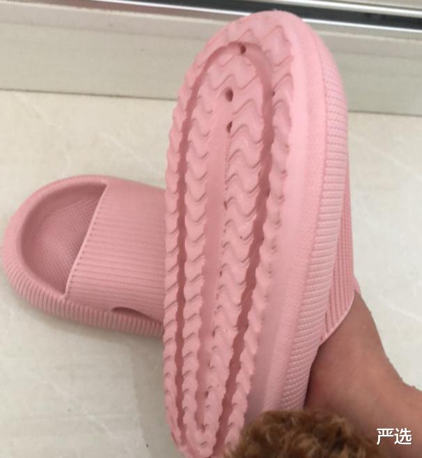 严选|继“匹克态极”后，国产“踩屎感”拖鞋，申请加入你的鞋柜！