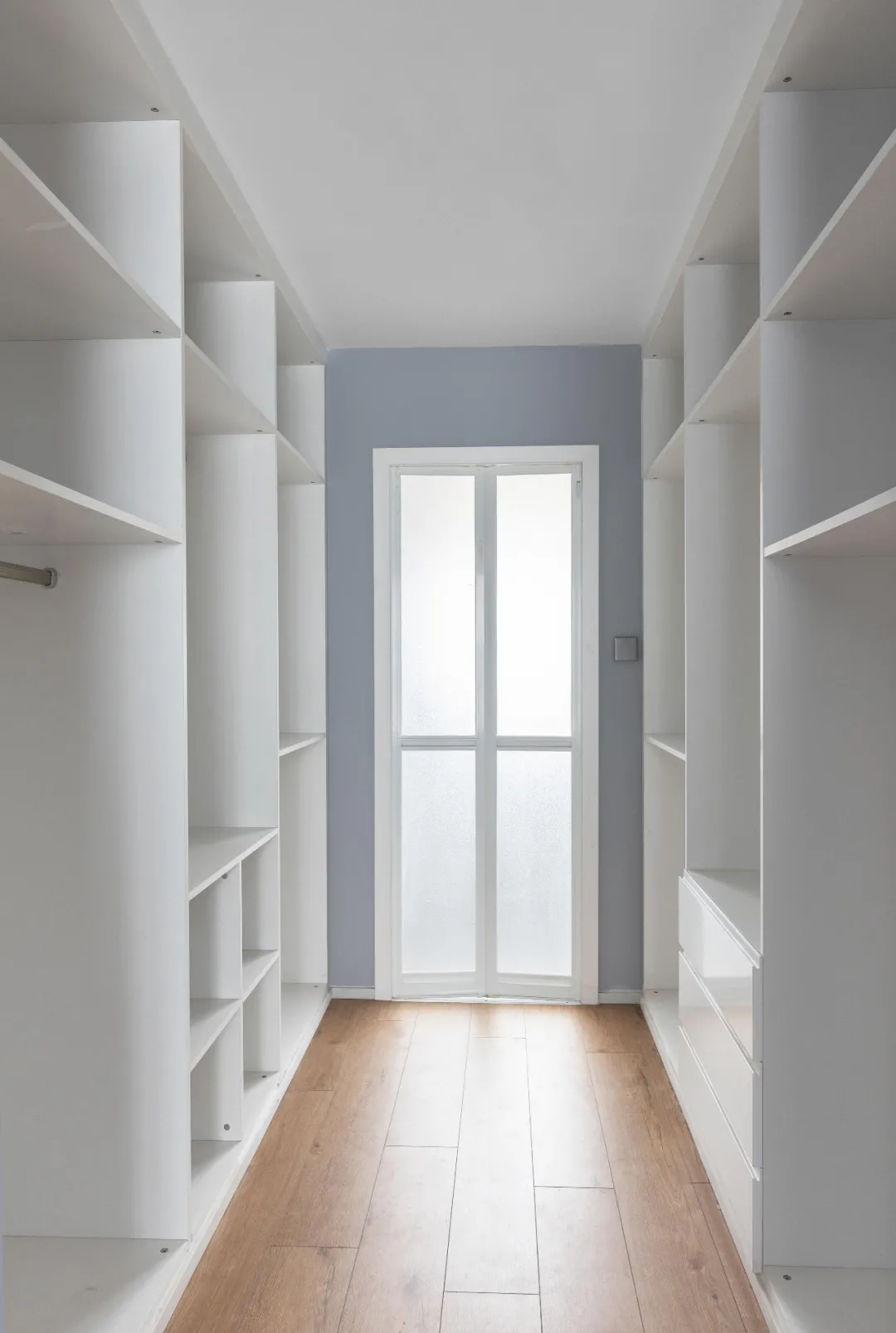 147㎡现代简约风，整体选用黑白色调，简约又不失精致！