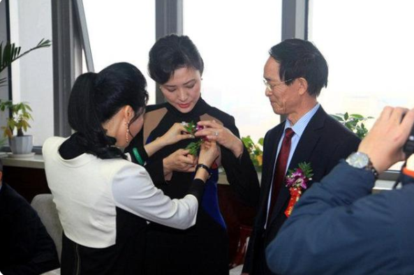 阴差阳错|“最美主持”桑晨：因身材高挑被迫放弃舞蹈梦，阴差阳错成主播