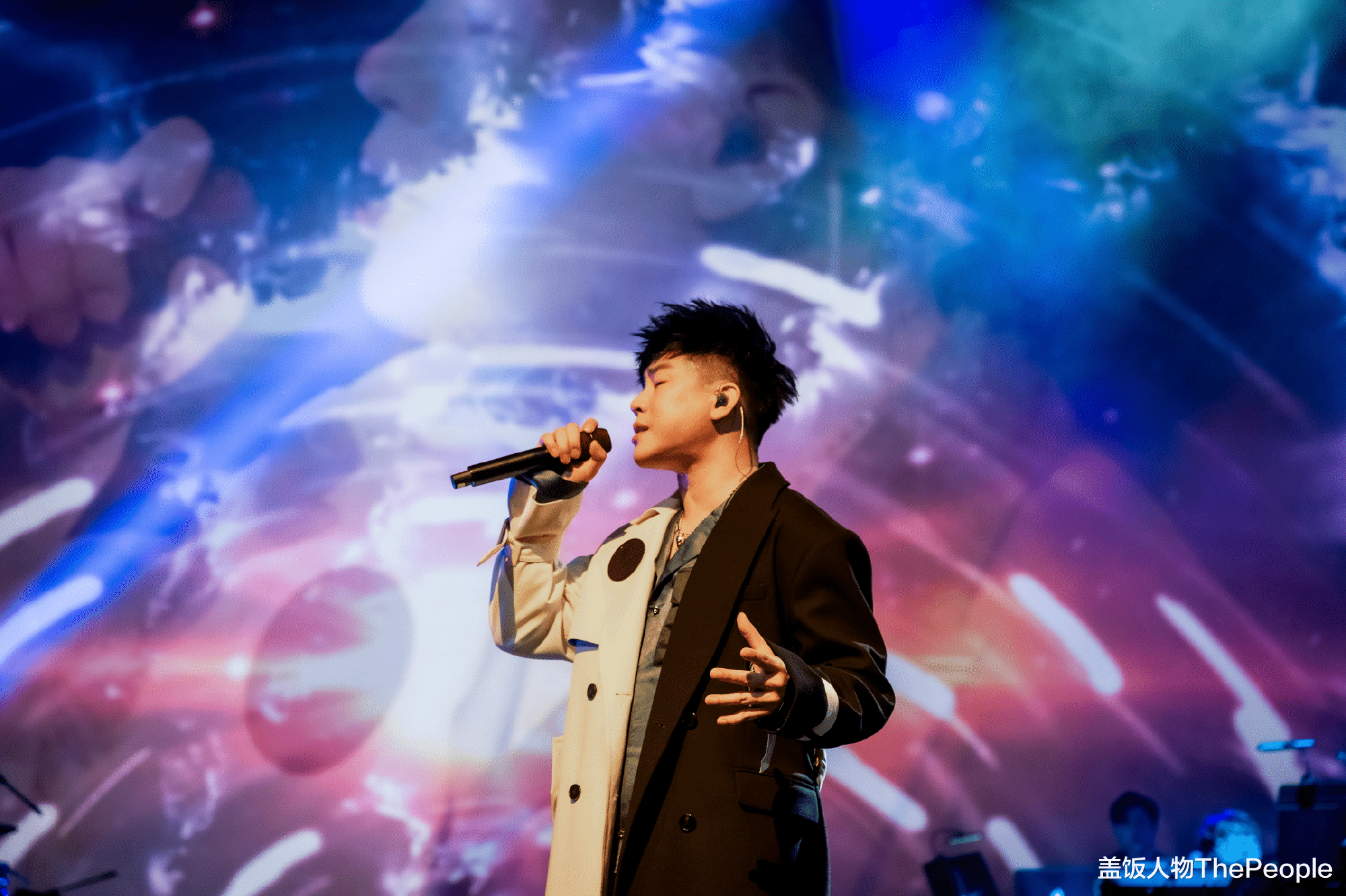 胡彦斌|16岁出道亿万续约费，名下多套房产20家公司，难怪胡彦斌宁愿单身