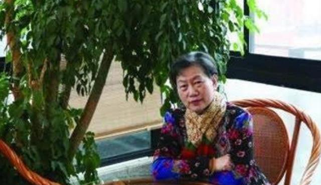 古董|隐藏的富婆钱燕萍，靠古董发家致富，收藏的银缕玉衣连故宫都没有