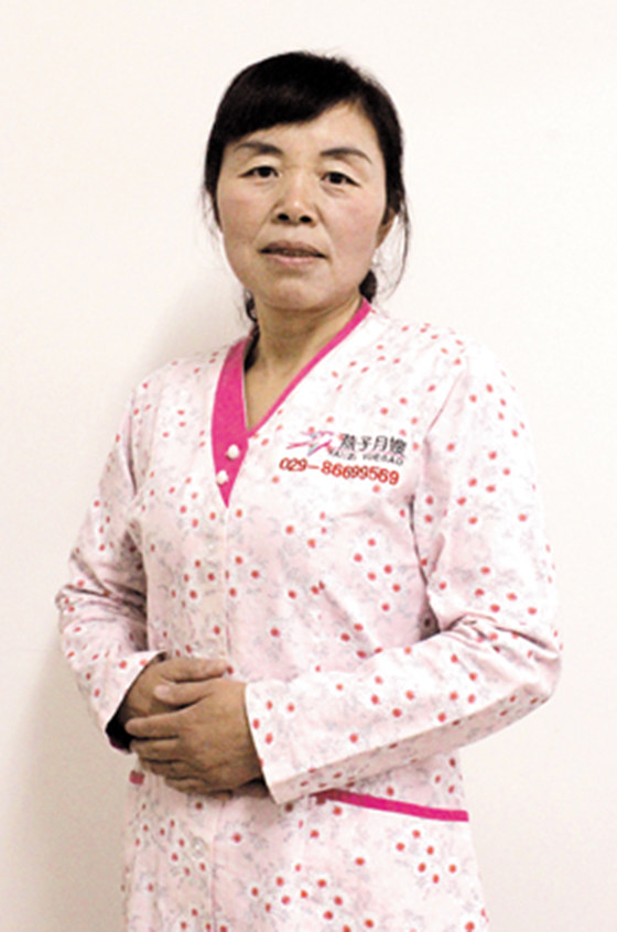 西安燕子月嫂 西安育儿嫂张英，持续为客户提供快两年的服务， 深受客户喜爱