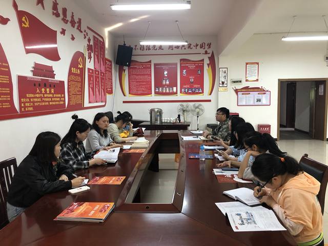 氡泉息烽 看息烽縣這個(gè)鄉(xiāng)鎮(zhèn)的“青干”們?cè)趺醋?
onload=