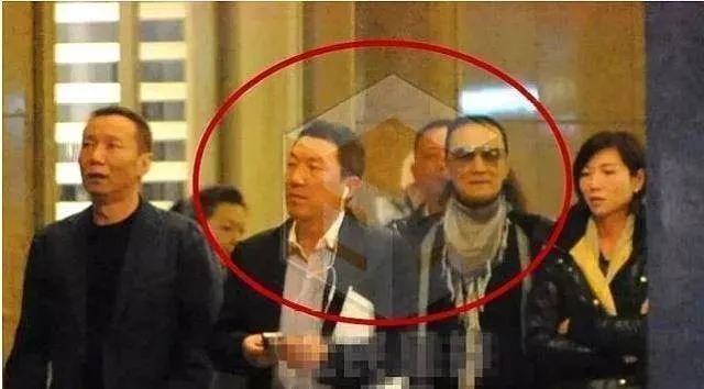 李小冉|太狠了!悄悄流产两次,男友为她被砍13刀!