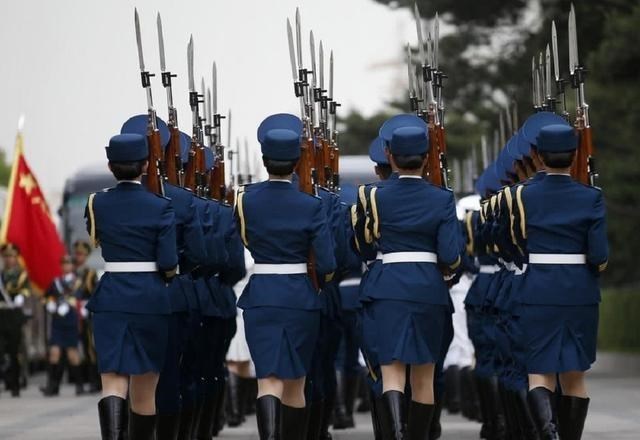三军仪仗队|身高平均173cm的女兵部队,巾帼不让须眉!网友纷纷点赞