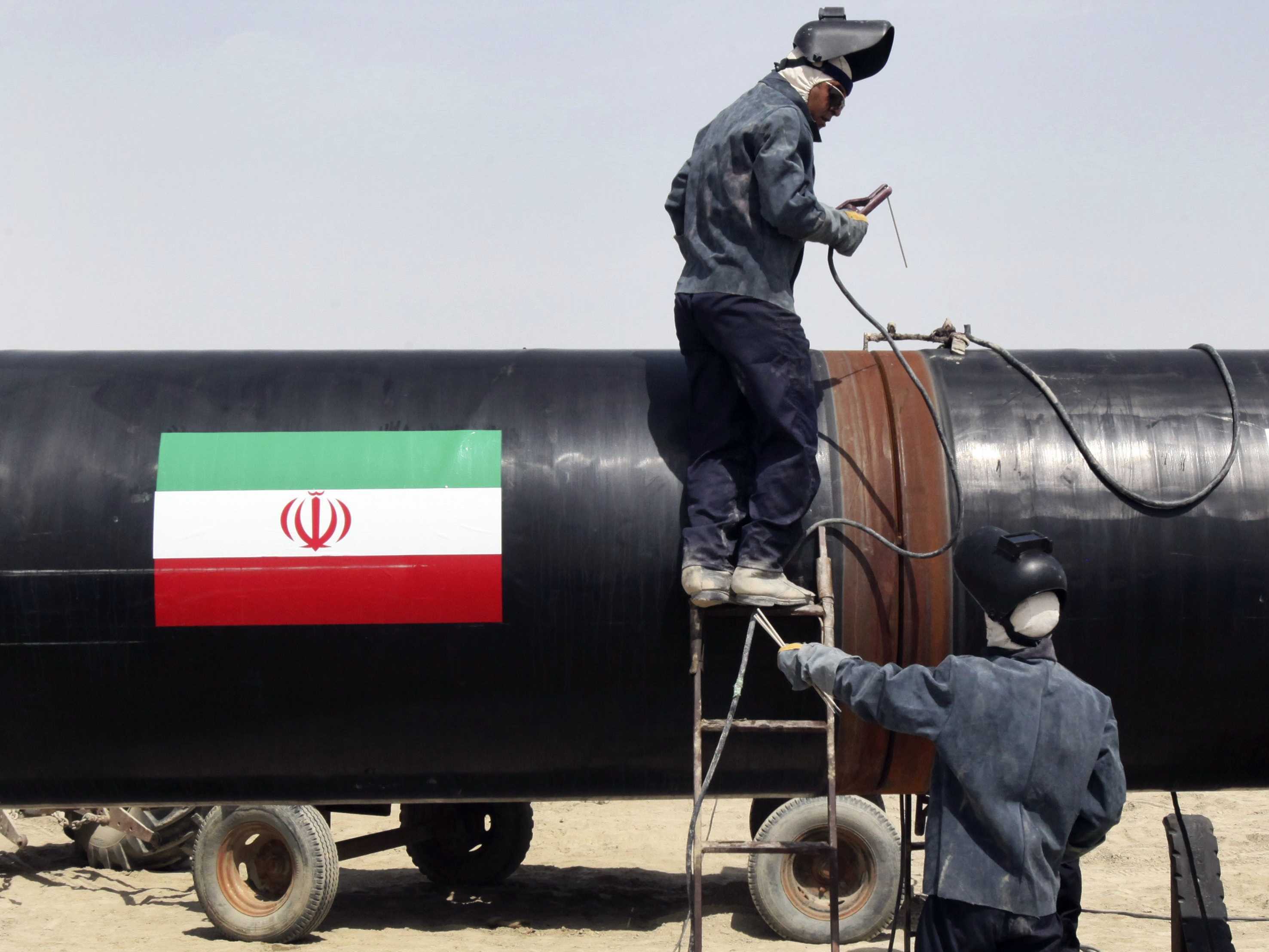 芯片 反美斗士倒下，时隔30年再买伊朗石油，美国的拉拢策略起效了？