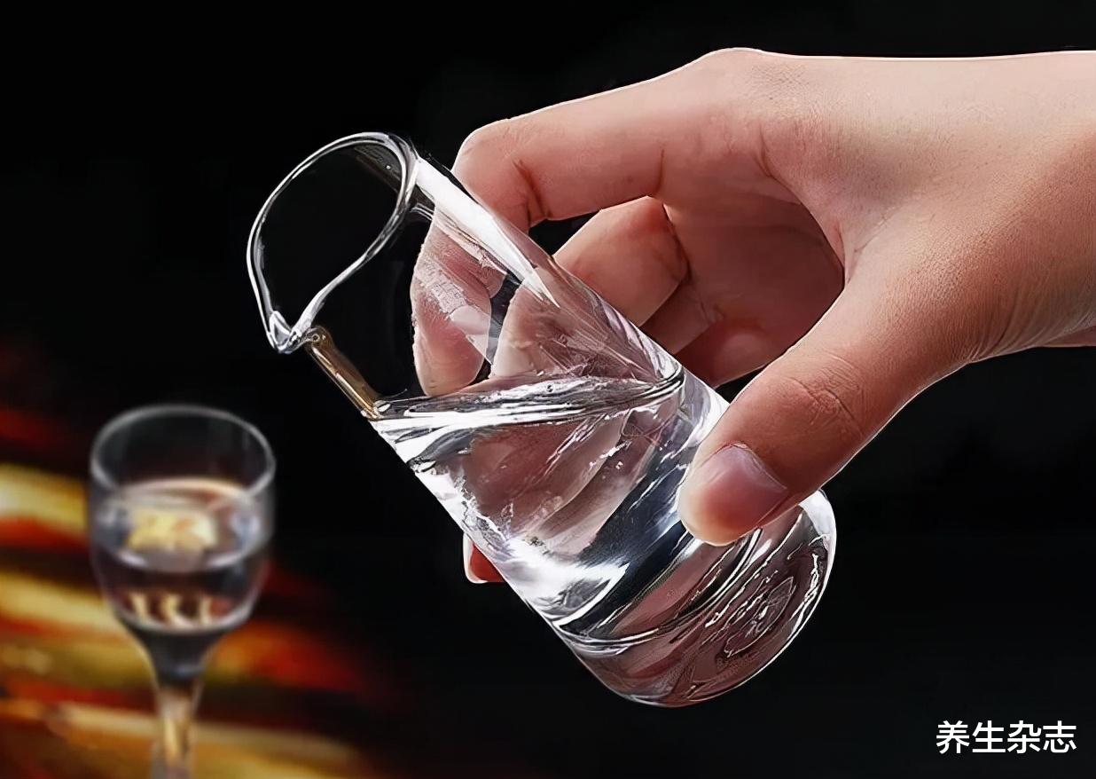 肝癌|误以为肩周炎，34岁男司机查出肝癌，医生忠告：肩膀有1种异常，趁早检查