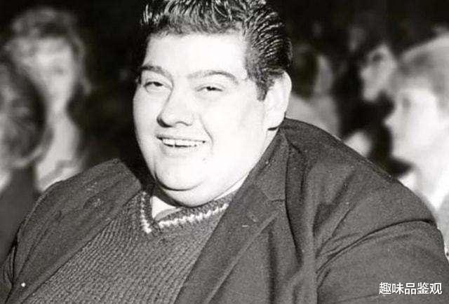 医生 1年不吃饭还能活?国外小伙绝食382天,还成功减重248斤