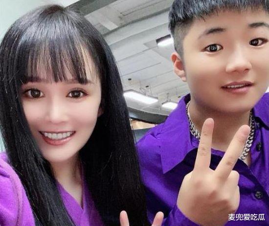 赵本山|赵本山女儿用餐引热议，坐姿被指不雅观，自爆一顿早餐花十万