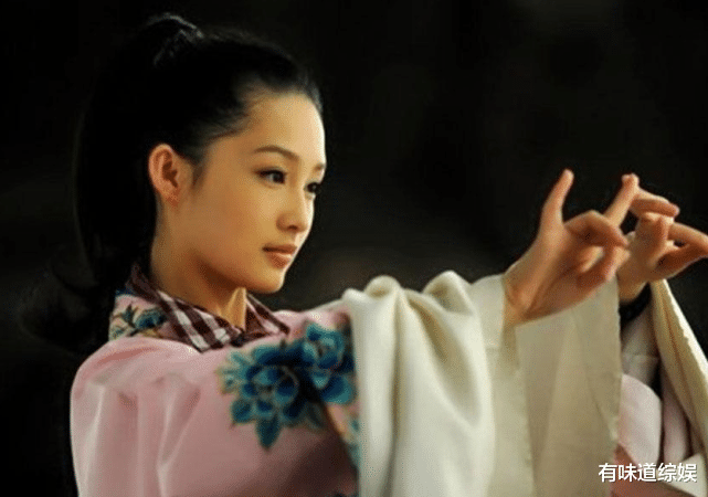 李宇春|11年前她给李沁做配角，7年后李沁给她做配，网友：风水轮流转