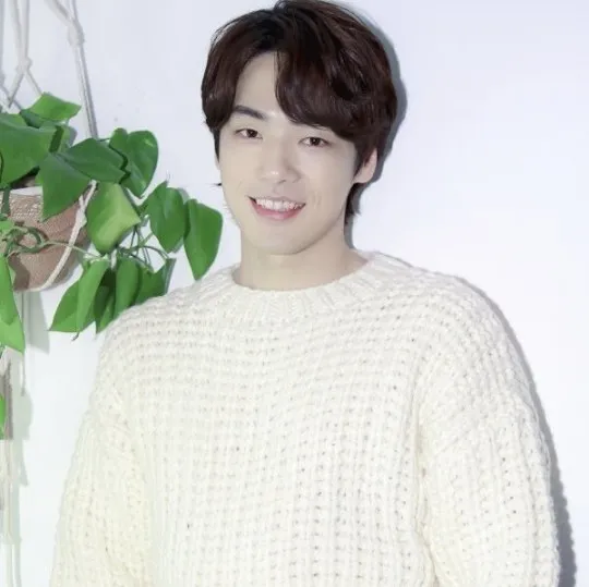 金正贤|韩剧“精神病”女主竟是PUA高手，教唆演员男友拒拍亲密戏，冷落女演员