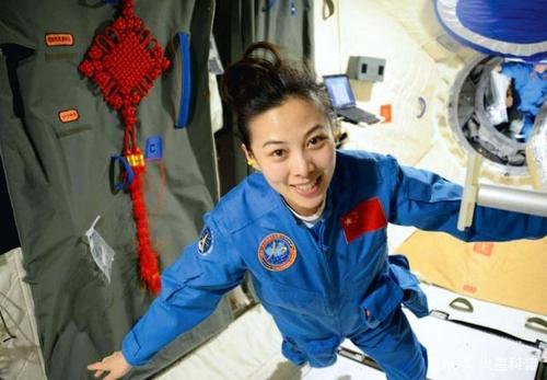 女航天员的难言之隐，在太空来例假，到底有多不容易？