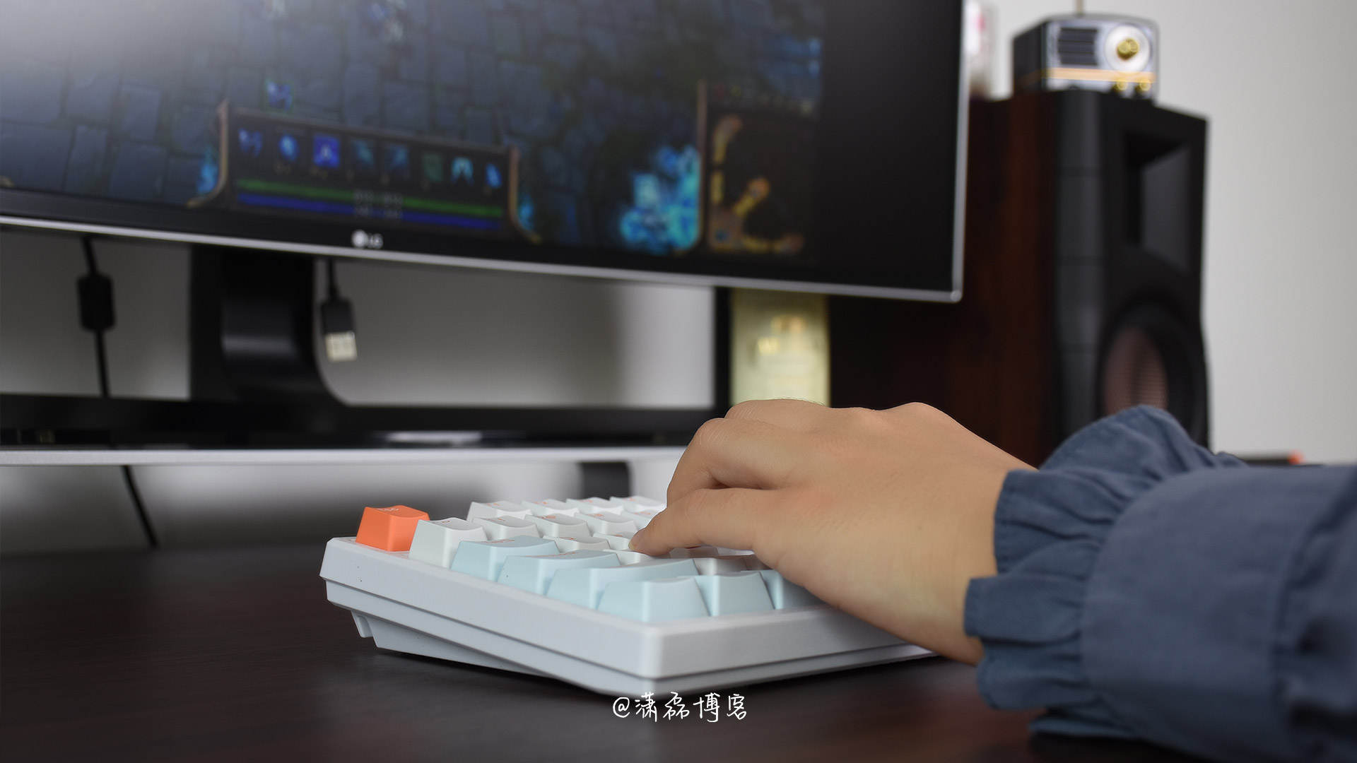 机械键盘|高斯HS98T机械键盘:三模多连,TTC红轴,还有更多未解锁属性