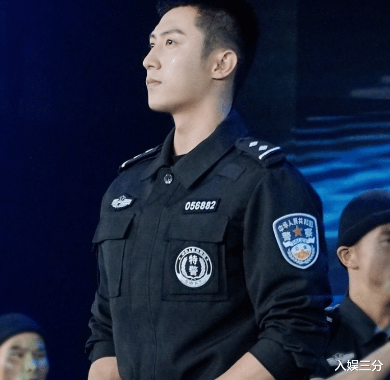 王一博|王一博军旅剧路透照，寸头造型阳光迷人，但气质方面不如黄景瑜