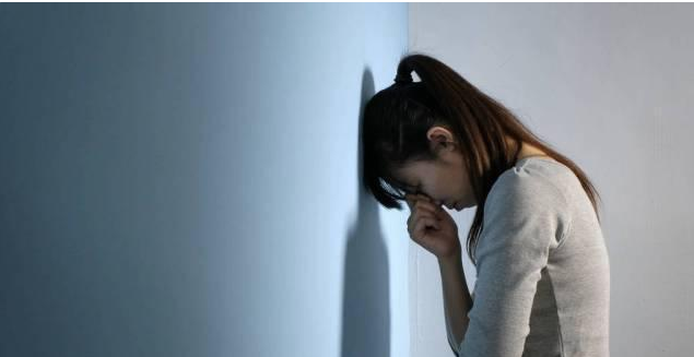 黑豆|甲状腺若出问题，身体或有3个异常，一个不占，甲状腺还算轻松