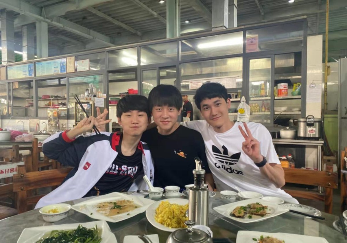 三七互娱|Dioinb转会去LNG,老婆糖小幽为其官宣,给战队投了一票